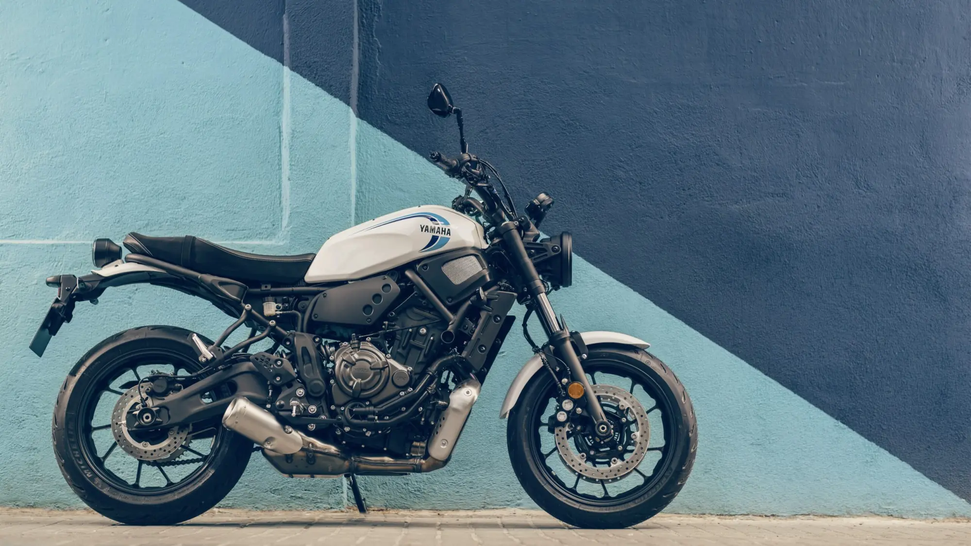 Yamaha: XSR700 si rifà il look