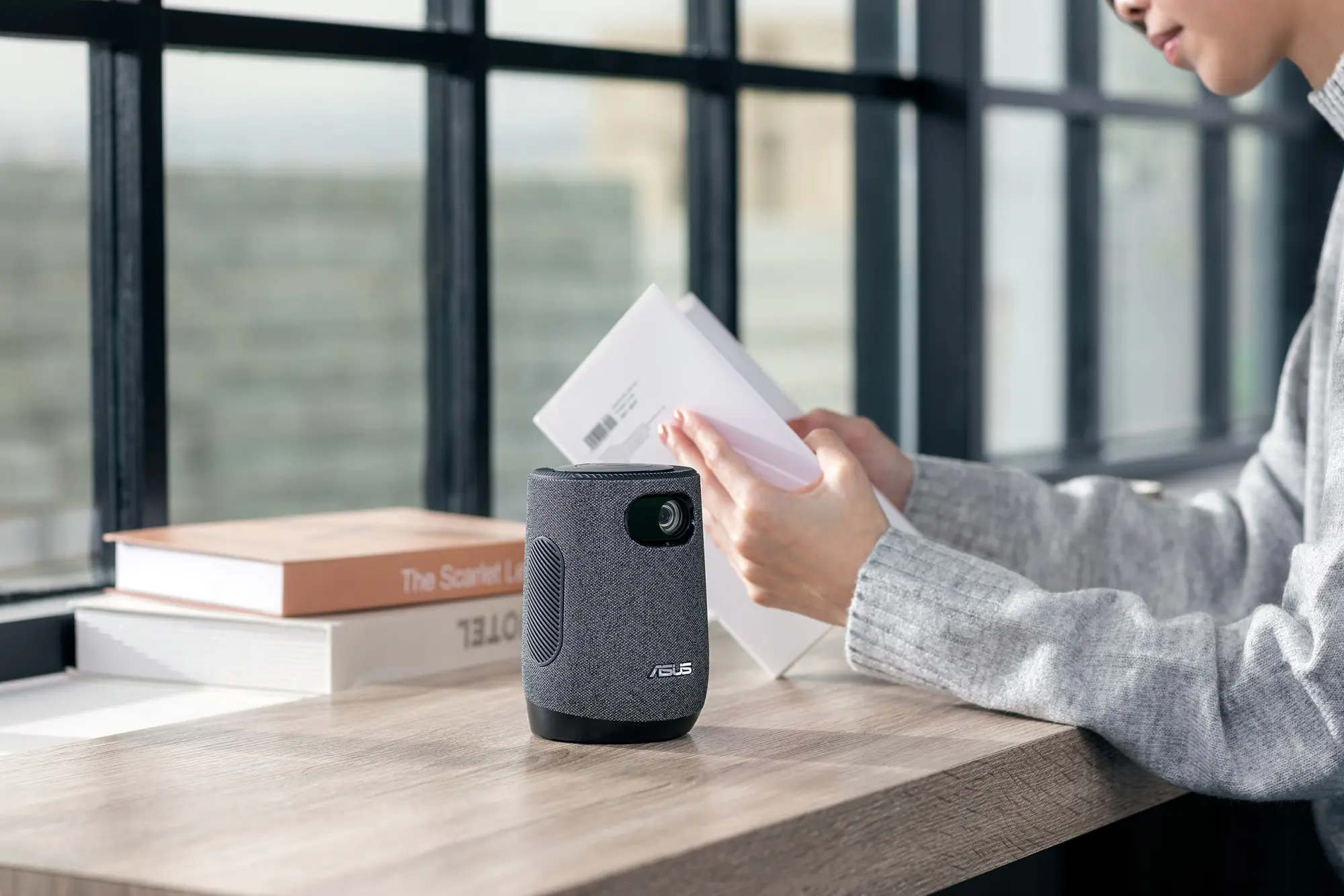 Asus: ecco il proiettore LED "ZenBeam Latte L1"