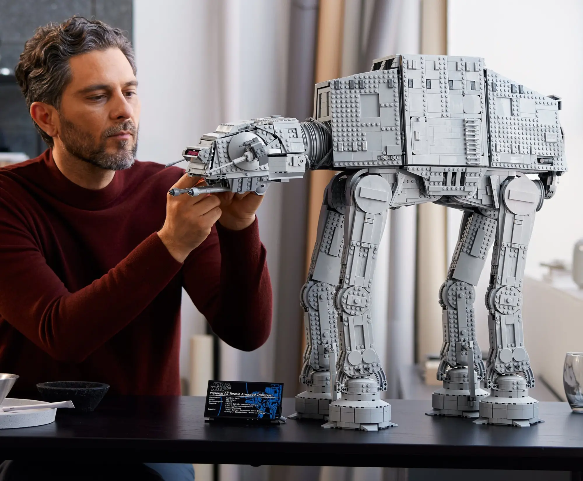 Il Gruppo LEGO presenta il nuovo set LEGO Star Wars AT-AT