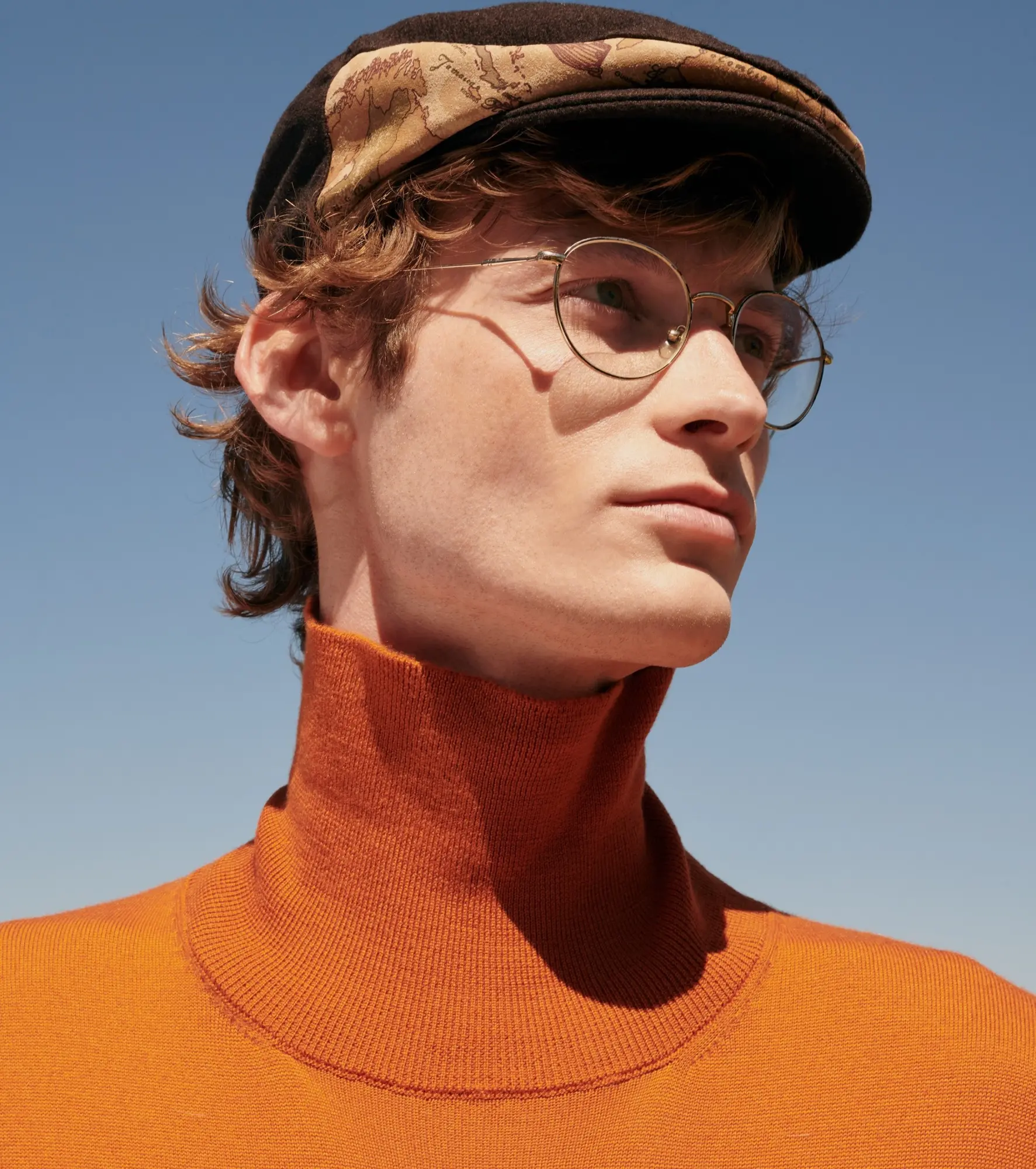 Alviero Martini 1A Classe rielabora l'iconica stampa Geo