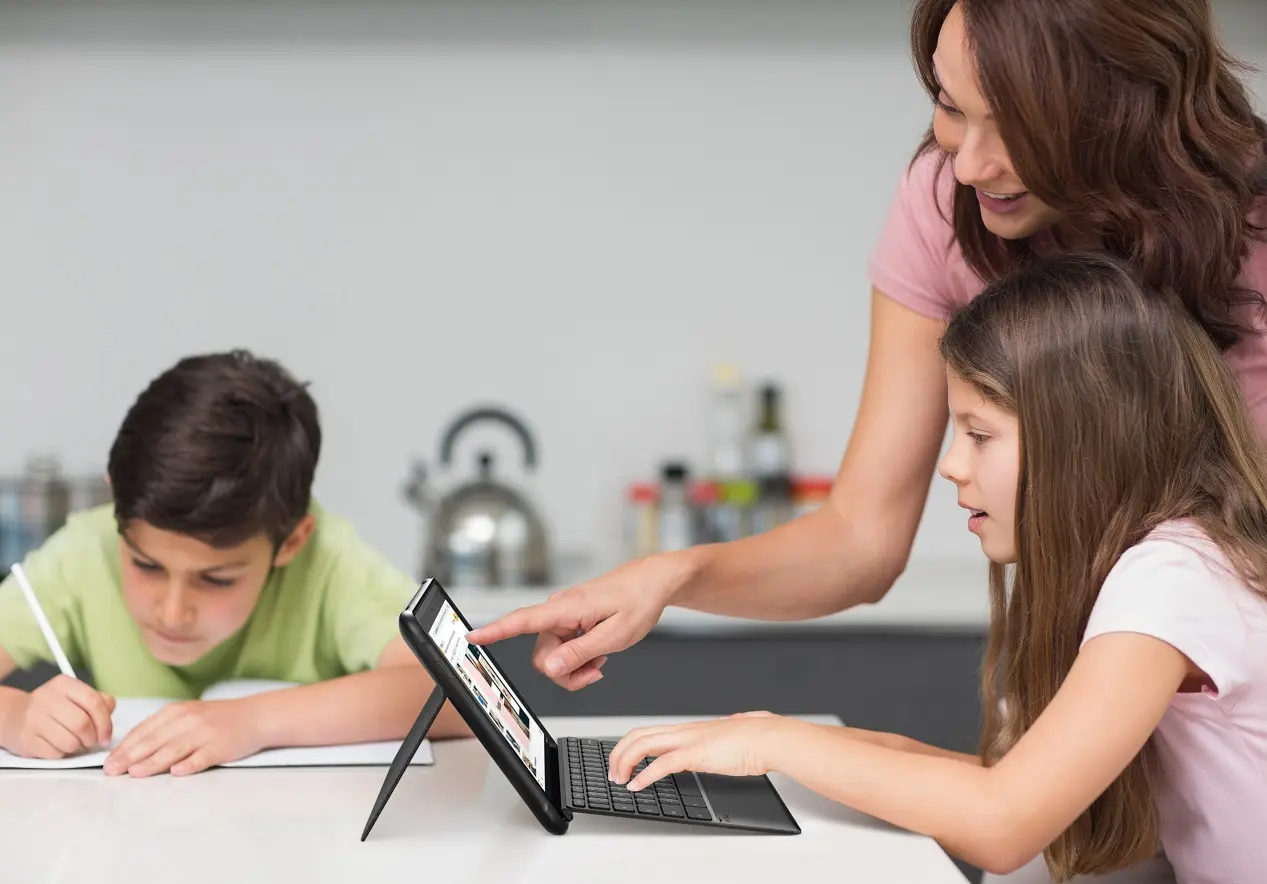 Asus: disponibile in Italia il Chromebook Detachable CZ1