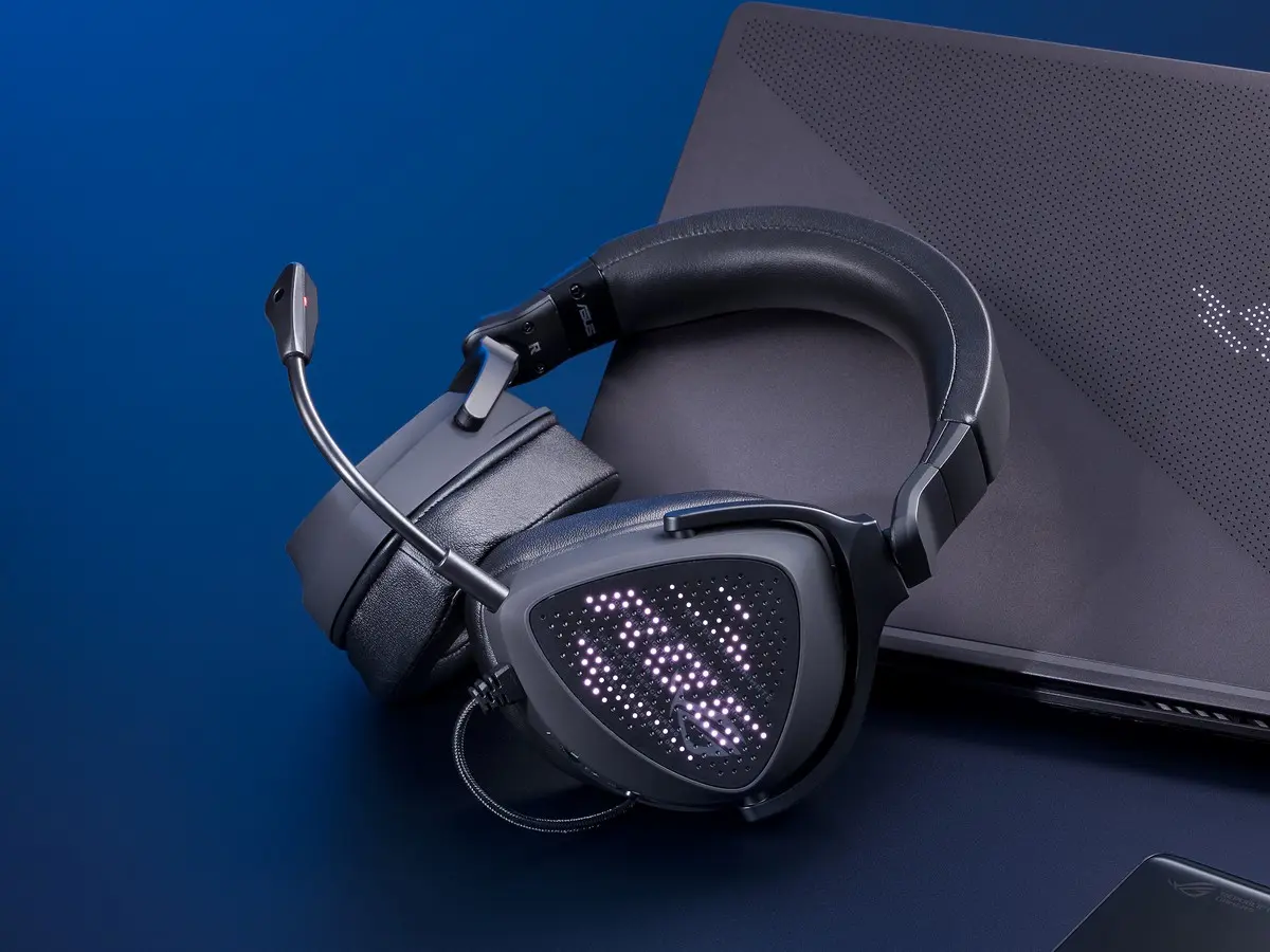 Asus presenta le cuffie gaming "ROG Delta S Animate"