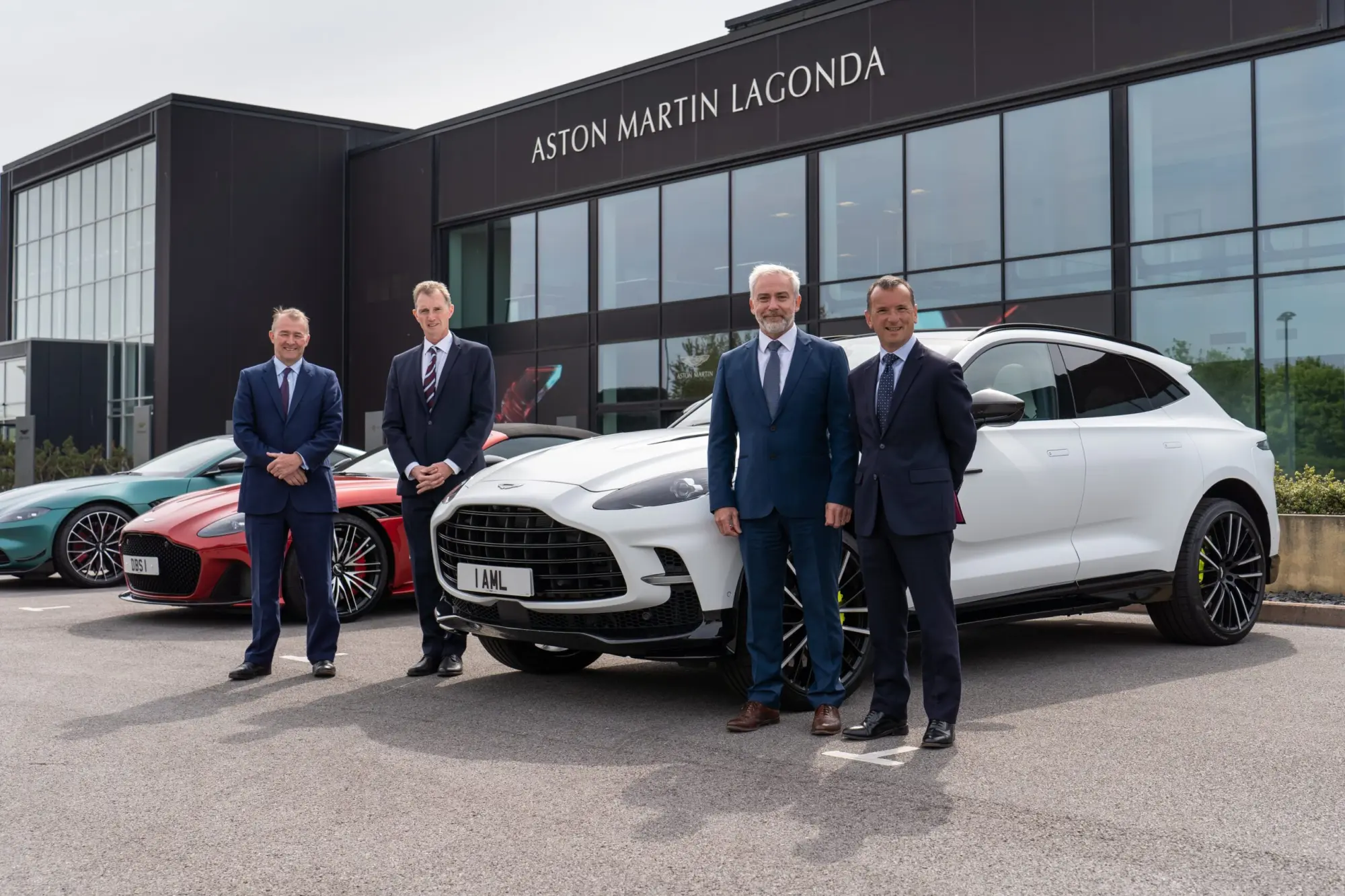 Aston Martin DBX707: completato il primo esemplare