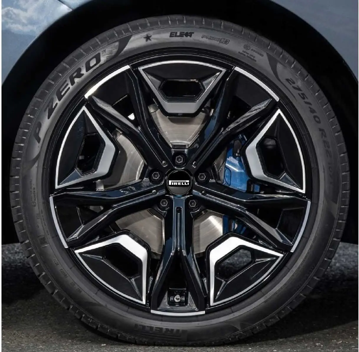 Pirelli raddoppia le omologazioni per auto elettriche e ibride plug-in