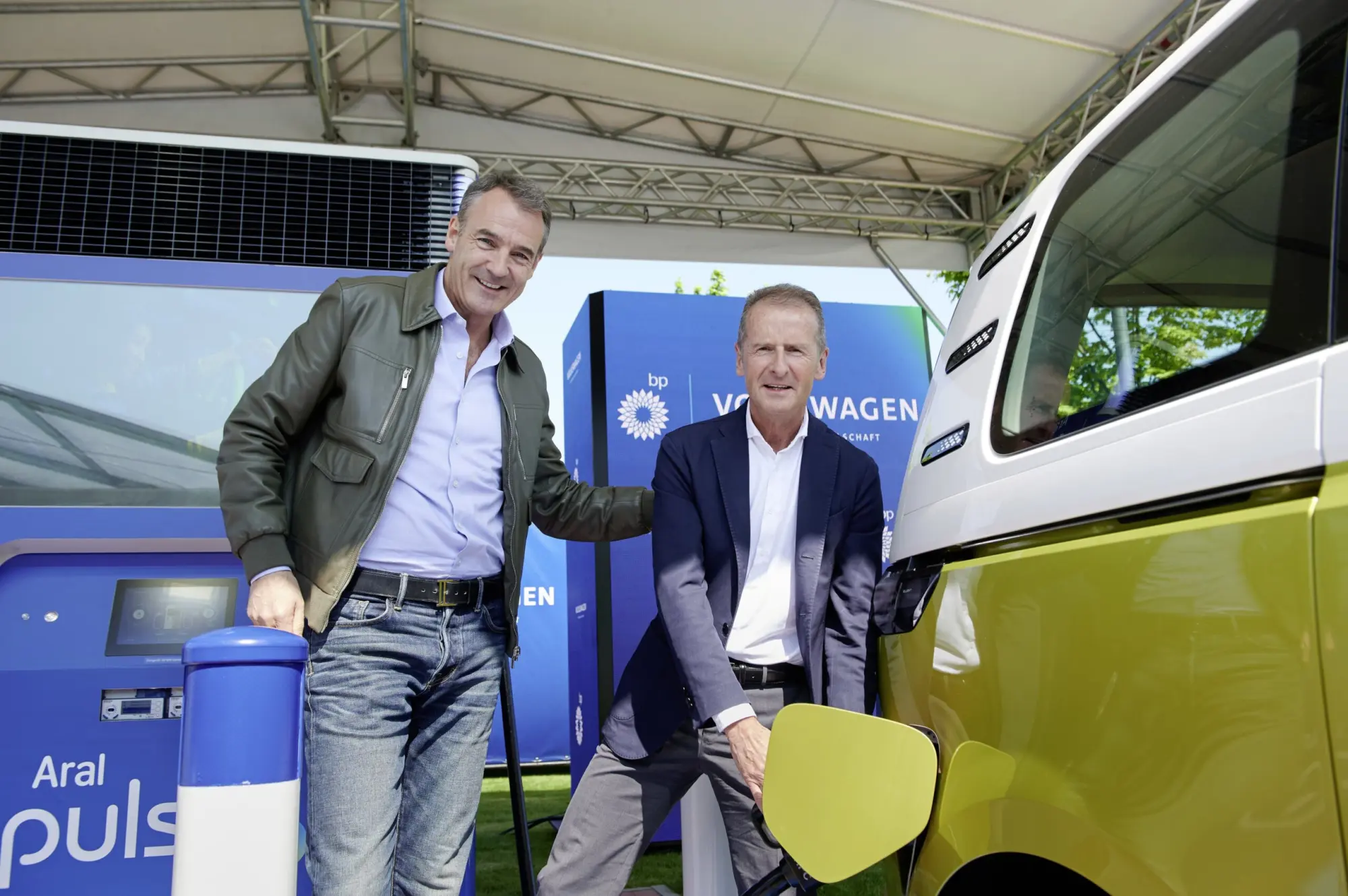 Gruppo Volkswagen e BP: una partnership per l’espansione dell’e-mobility in  Europa