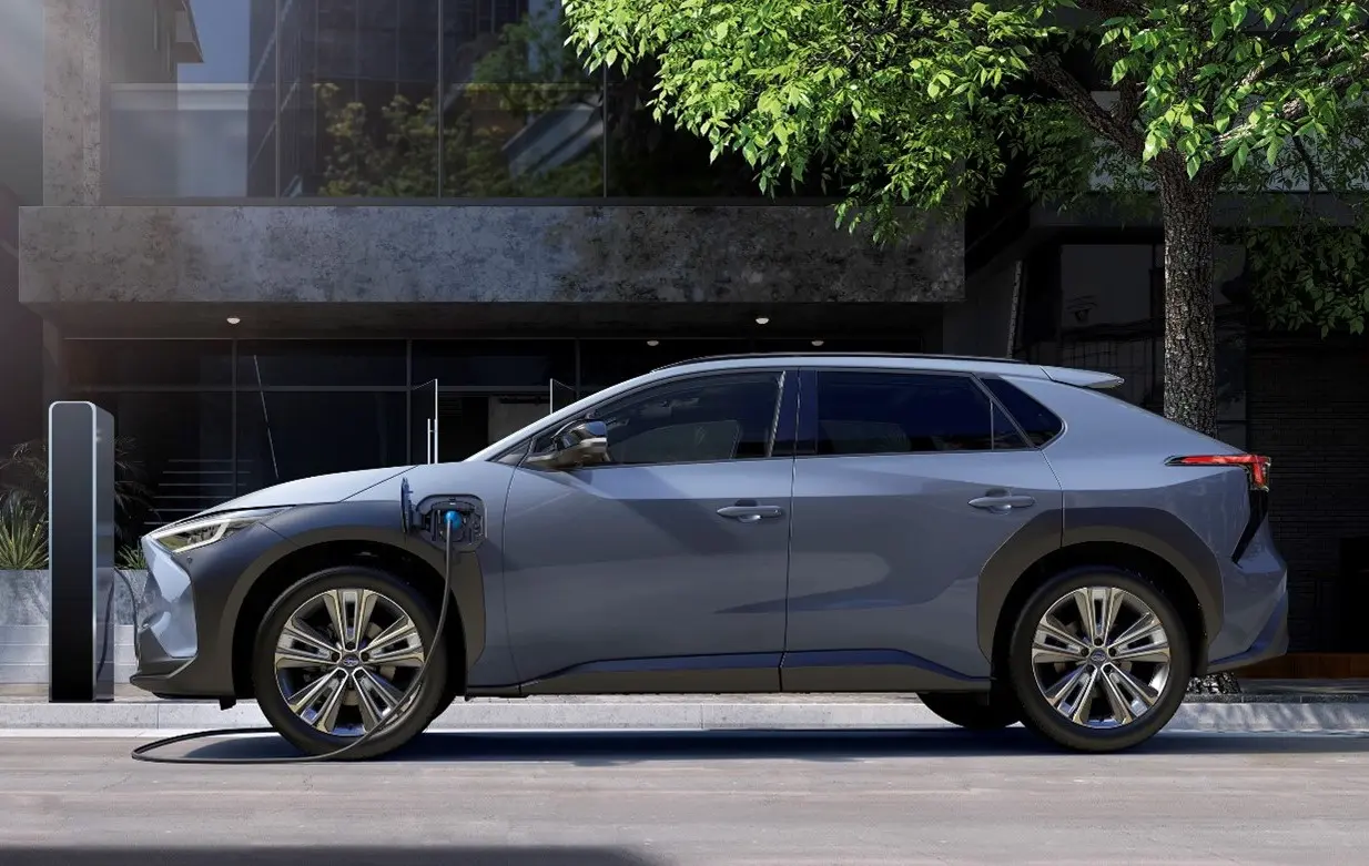 La nuova Subaru SOLTERRA in mostra alla Milano Design Week