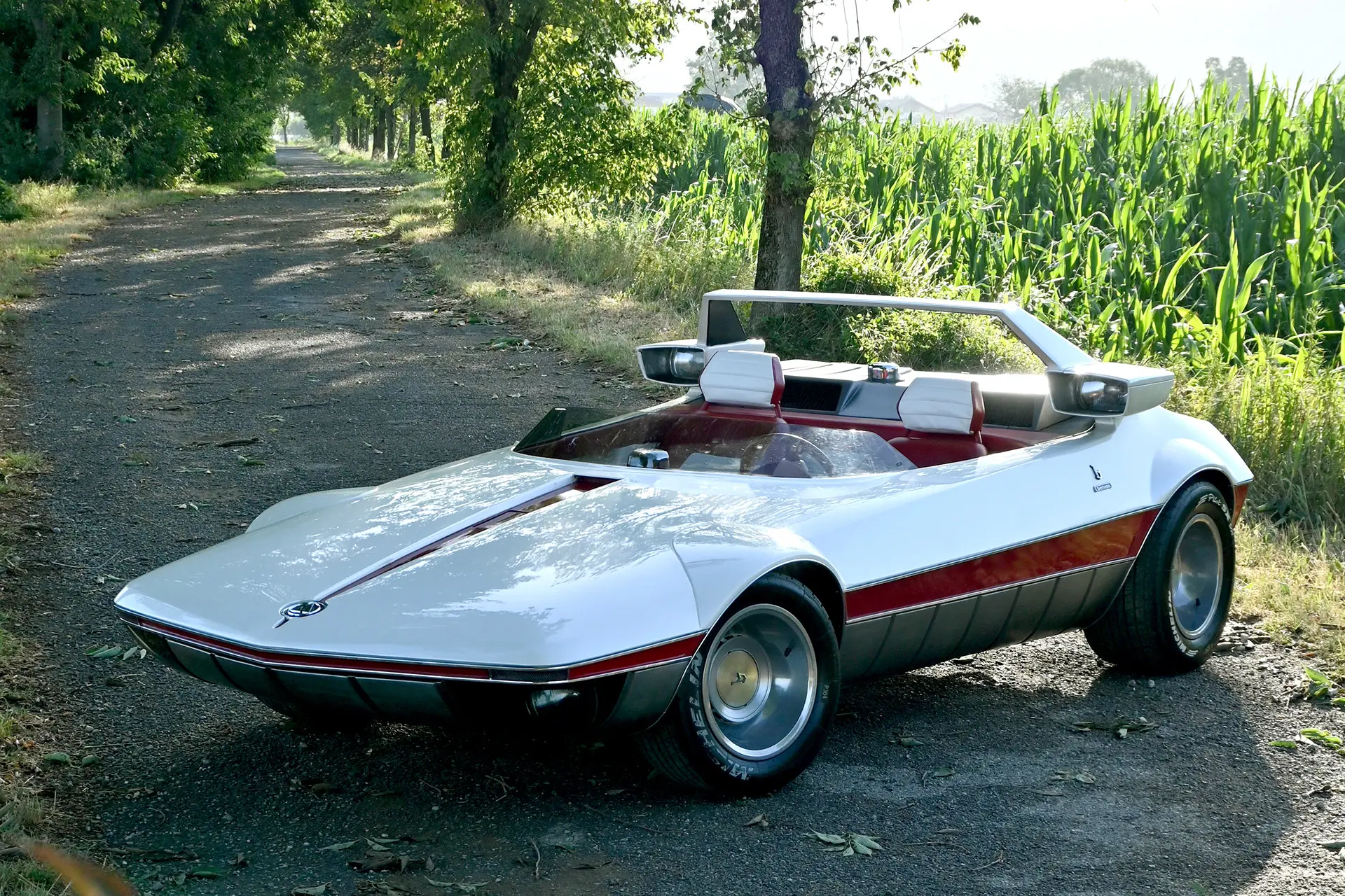Collezione ASI Bertone: la Runabout vola a Pebble Beach