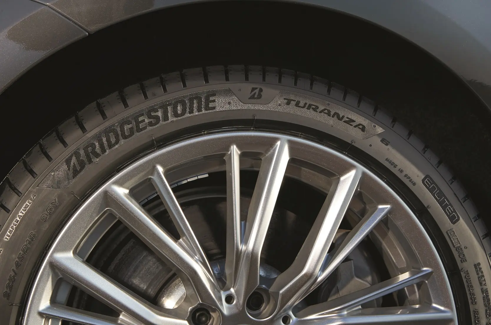 Il nuovo Bridgestone Turanza 6: prestazioni sul bagnato senza eguali