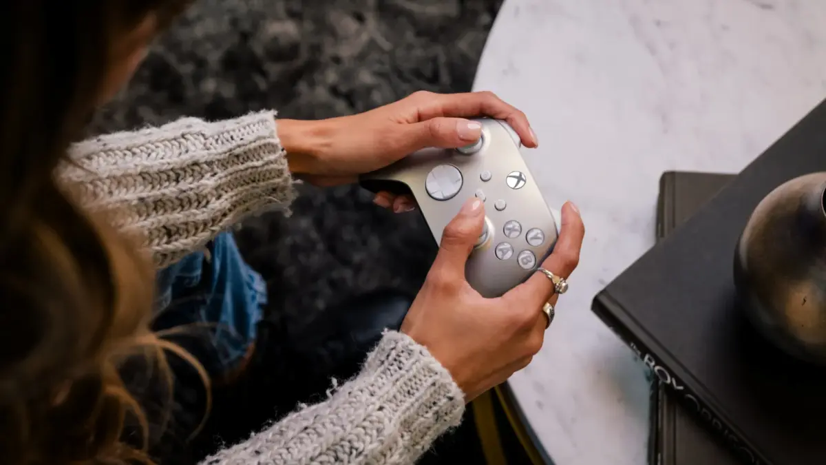Xbox presenta il nuovo controller Lunar Shift Special Edition