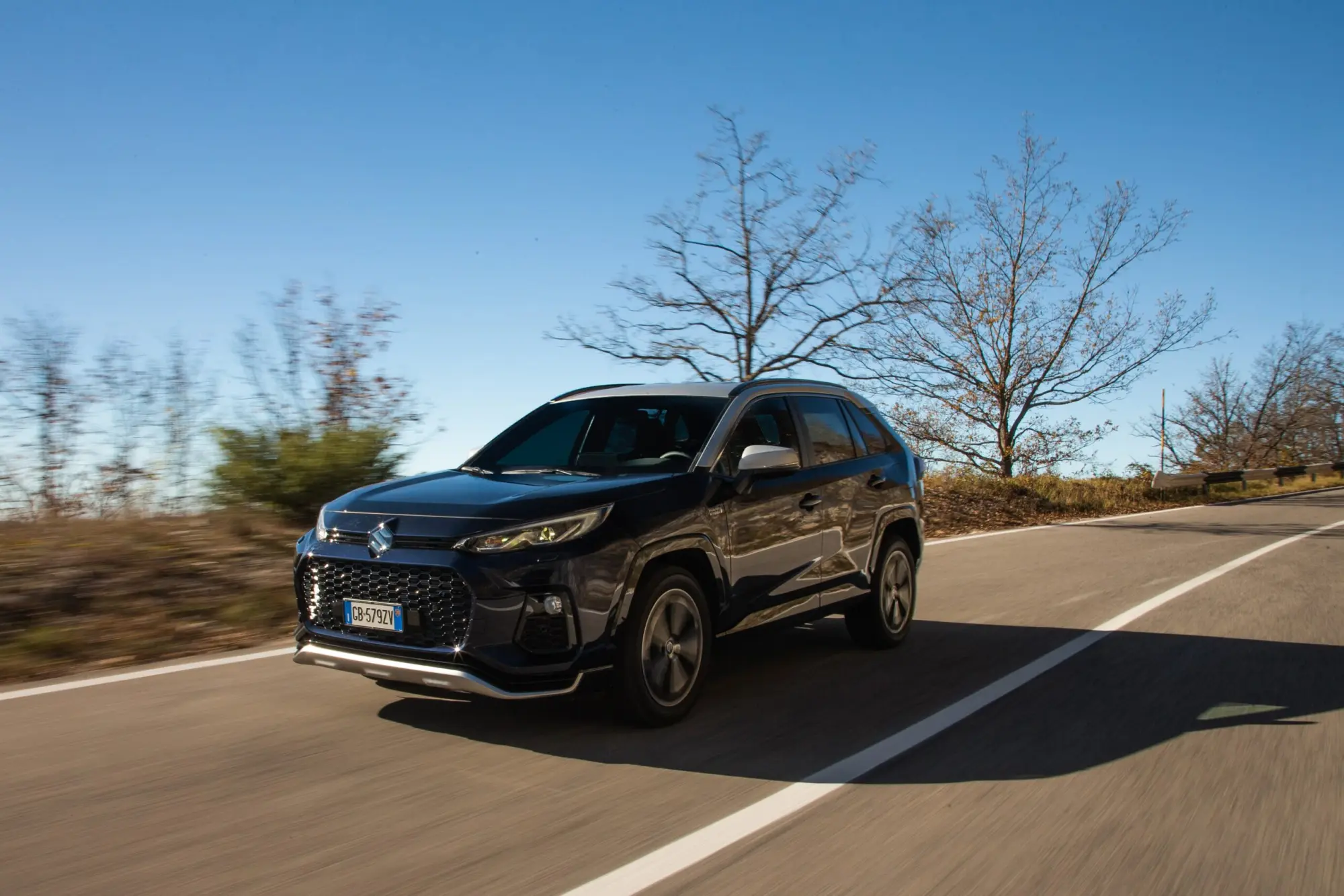 Suzuki Across: l'ibrida plug-in che punta su prestazioni e consumi