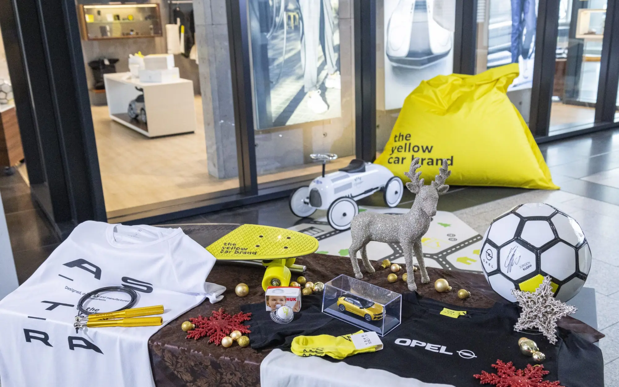 Opel: la nuova collection nel Lifestyle Shop