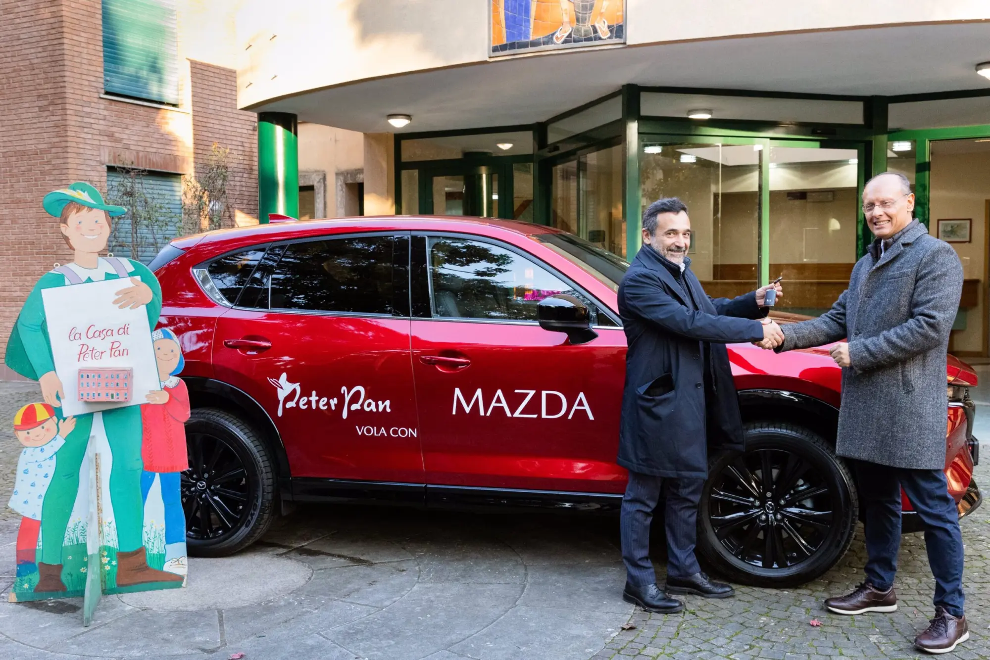 Mazda Italia e l’Associazione Peter Pan insieme contro i tumori pediatrici