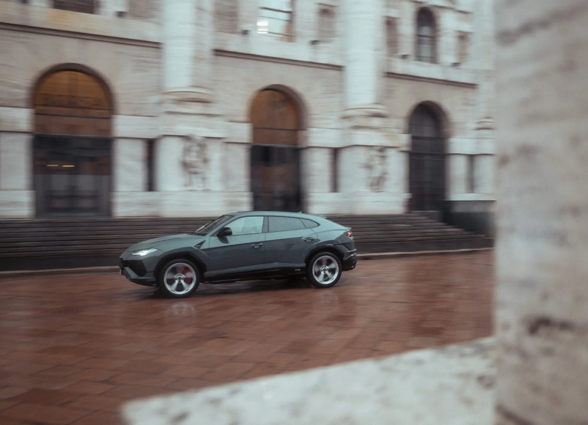 Lamborghini: consegnati i primi modelli di Urus S