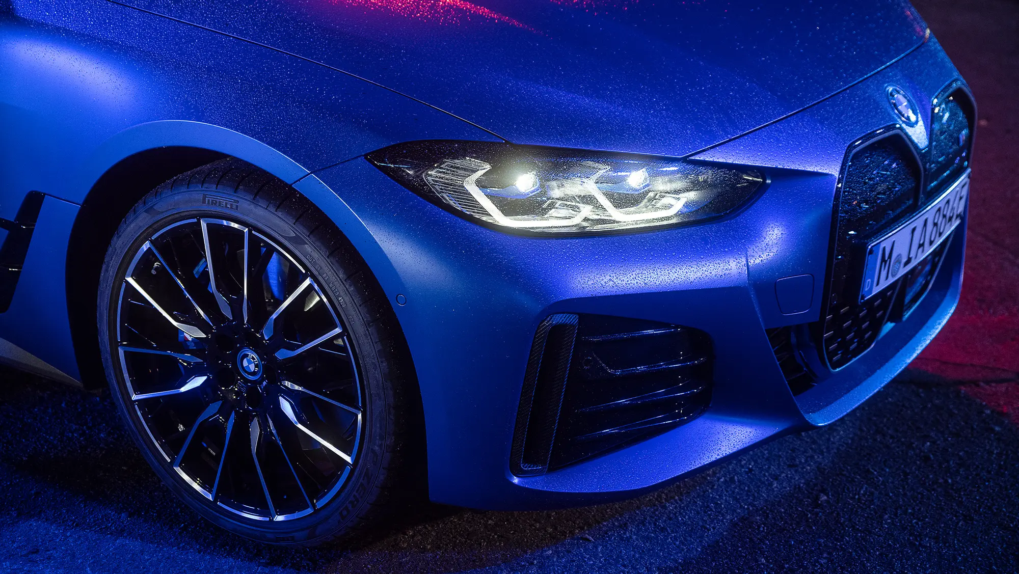 BMW i4 M50: la prima elettrica BMW M è gommata Pirelli P Zero Elect