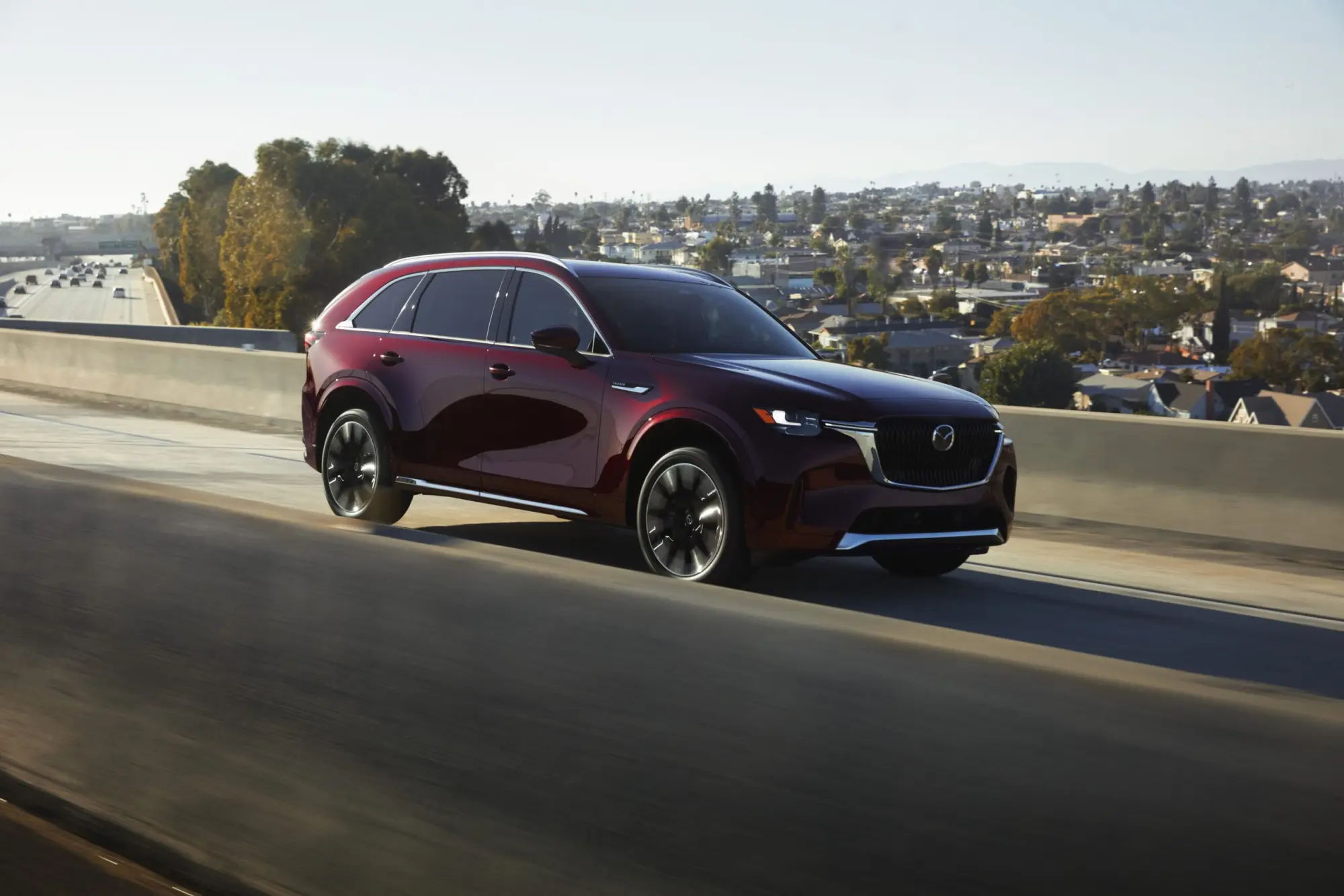 Mazda CX-90: debutta il nuovo SUV crossover