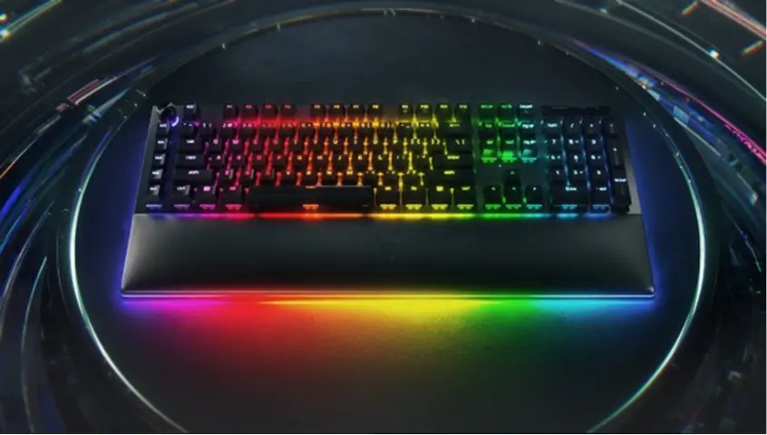 Razer BLACKWIDOW V4 PRO: una tastiera pensata per i gamer