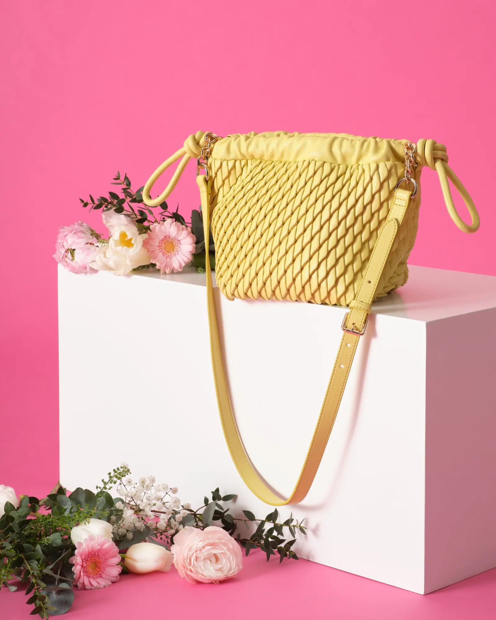 Manila Grace presenta la collezione di borse SS23