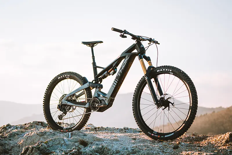 THOK E-Bikes presenta Gram, l’innovativa e-enduro full carbon
