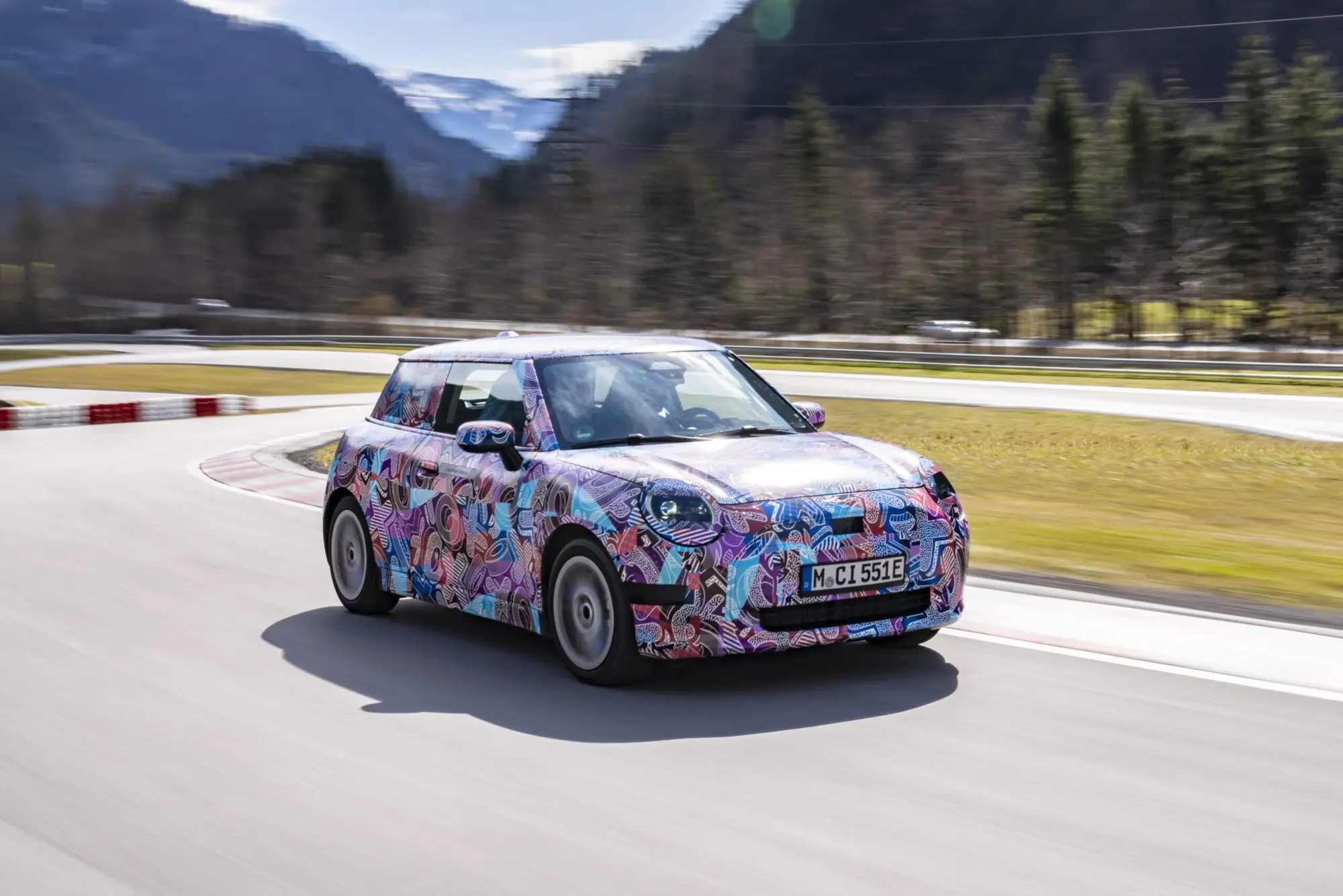 Nuova MINI Cooper Electric: fino a 400 km di autonomia