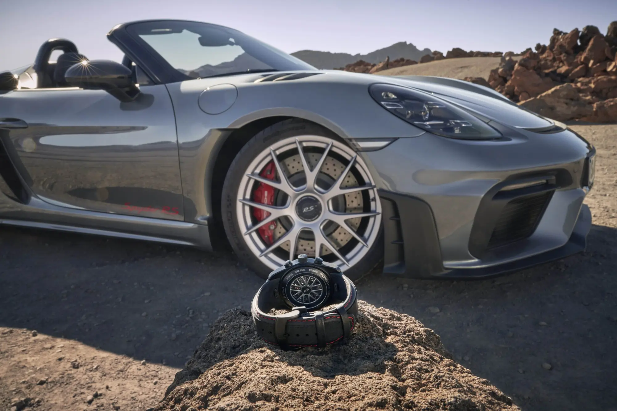 Porsche Design svela il Chronograph 718 Spyder RS