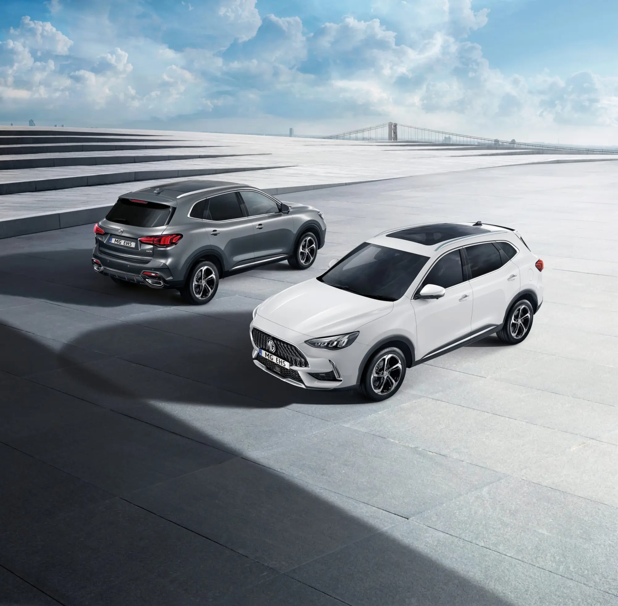 MG: nuovo Look per i C-SUV HS e EHS