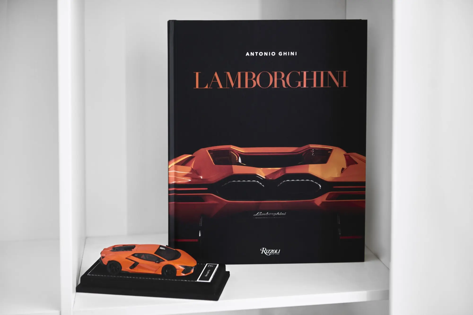 Sessant’anni di storia nel libro LAMBORGHINI edito da Rizzoli