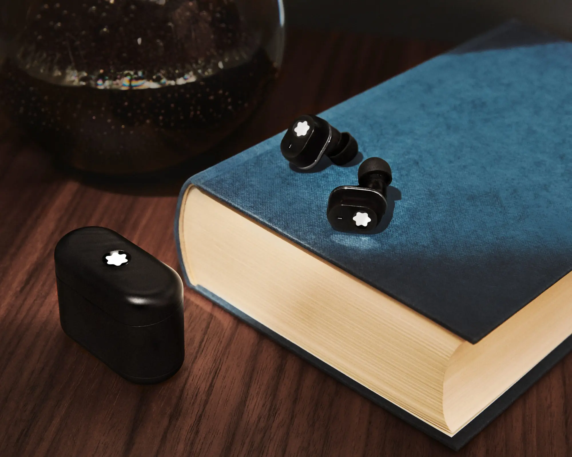 Auricolari in-ear Montblanc: un'esperienza di ascolto personalizzata con design elegante
