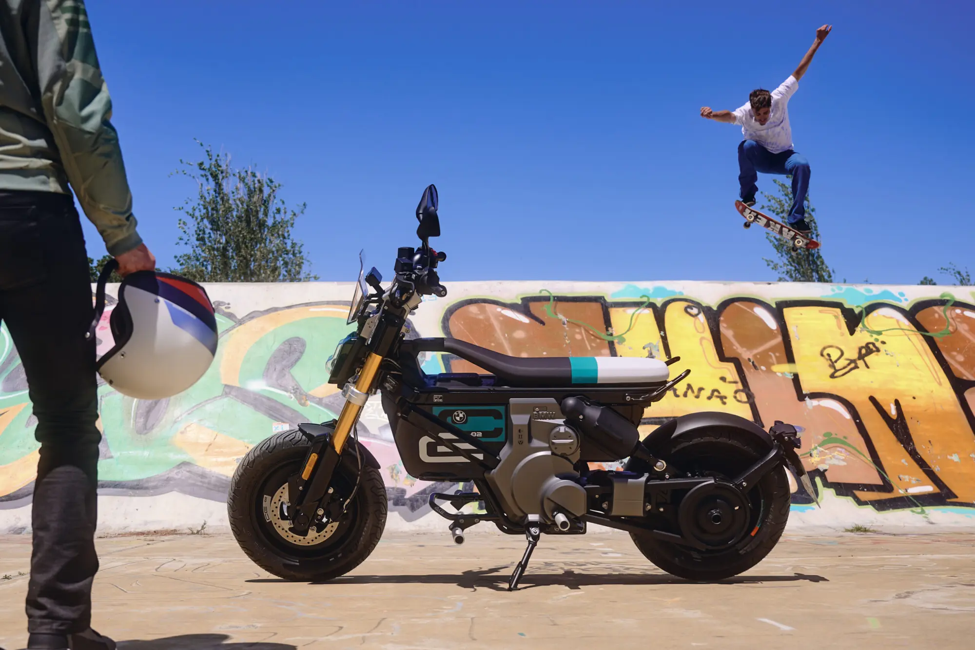 BMW CE 02: un eParkourer per le città e le aree urbane