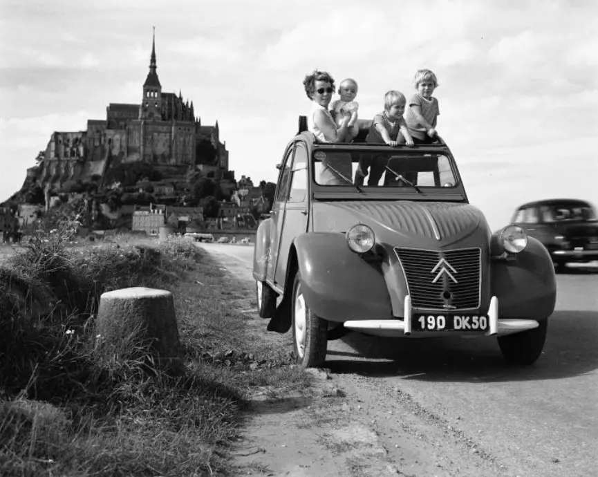 Citroën festeggia il 75esimo compleanno della 2 CV
