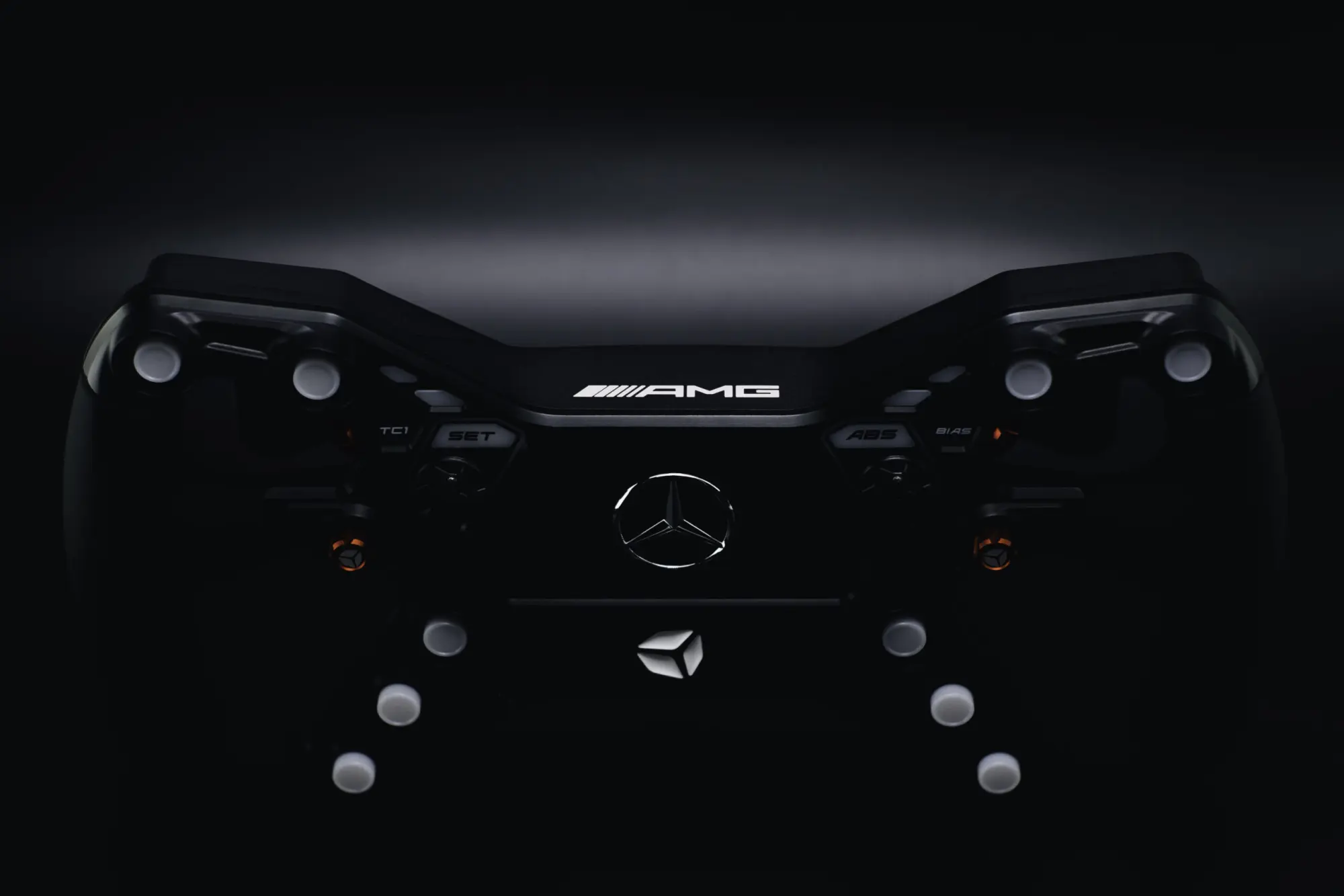 Cube Controls x Mercedes-AMG - GT Edition SIM Wheel: il volante per sentirsi veri piloti