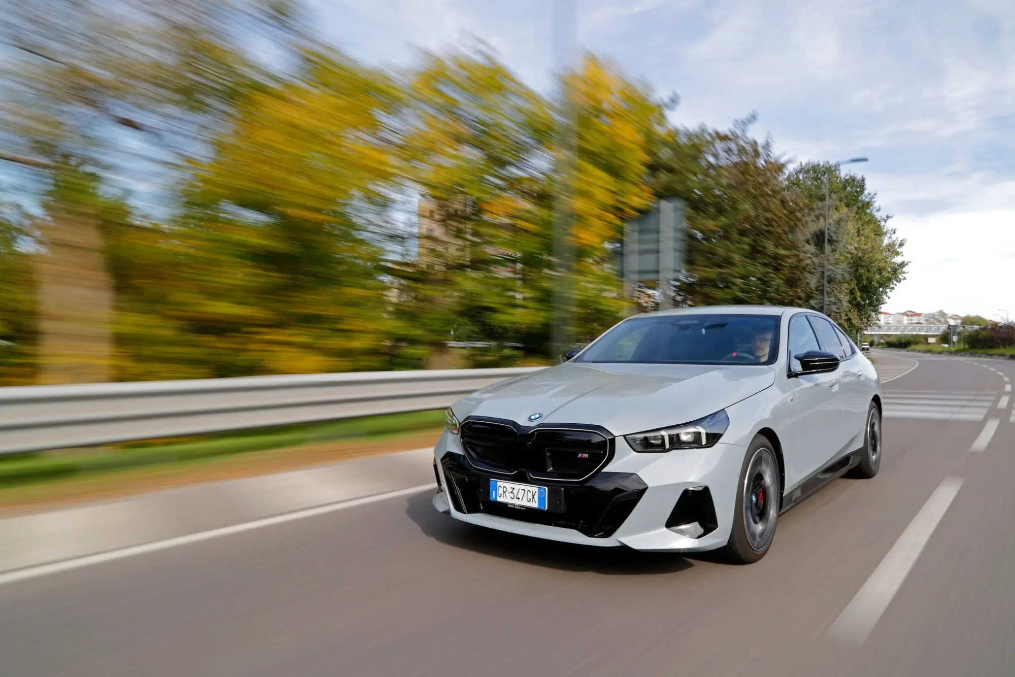 Nuova BMW Serie 5: l'ottava generazione è anche 100% elettrica