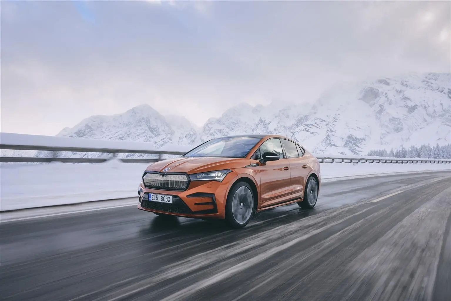 Gamma Škoda Enyaq MY24: più potenza, più autonomia e nuovo software di gestione