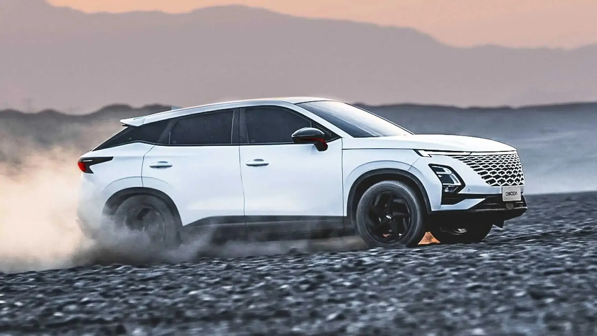 OMODA 5 e OMODA 5 EV arrivano in Italia