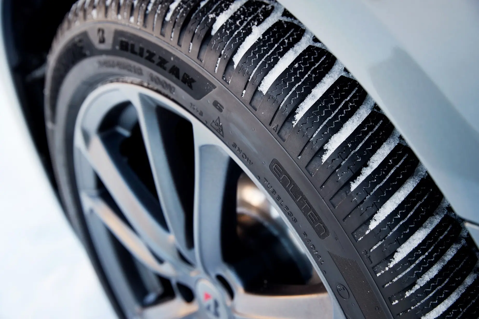 Blizzak 6 ENLITEN: ecco l'evoluzione del pluripremiato pneumatico invernale di Bridgestone