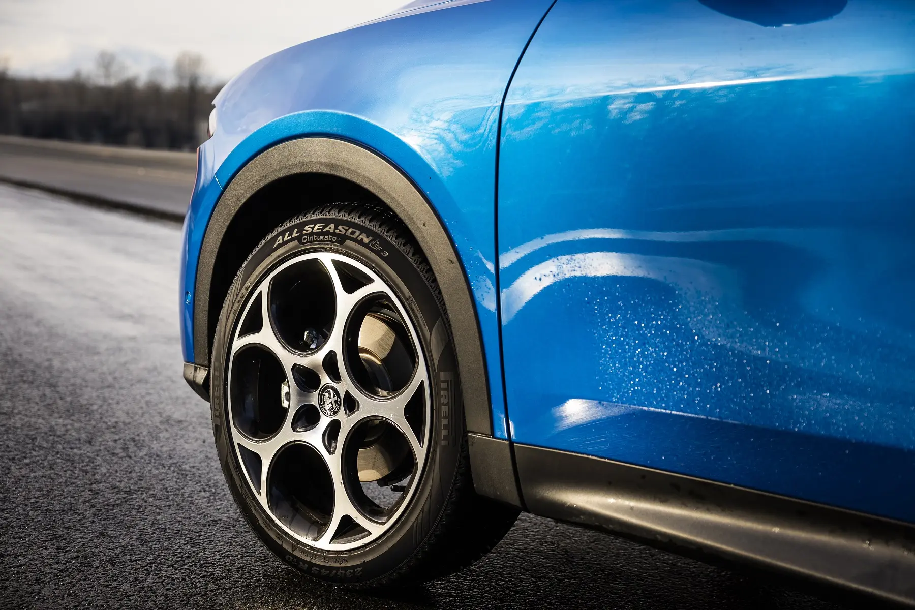 Nuovo Pirelli Cinturato All Season SF3: il quattro stagioni campione in frenata