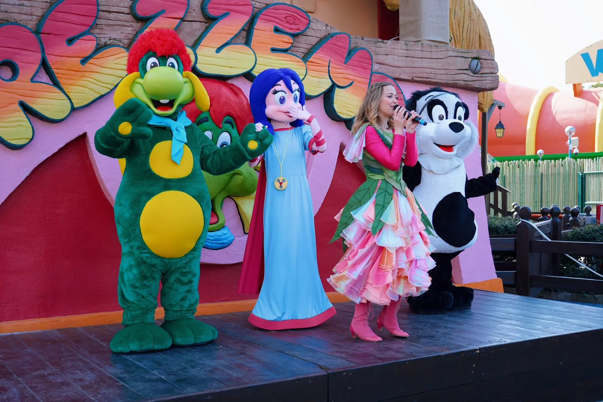 Gardaland riapre le porte al divertimento