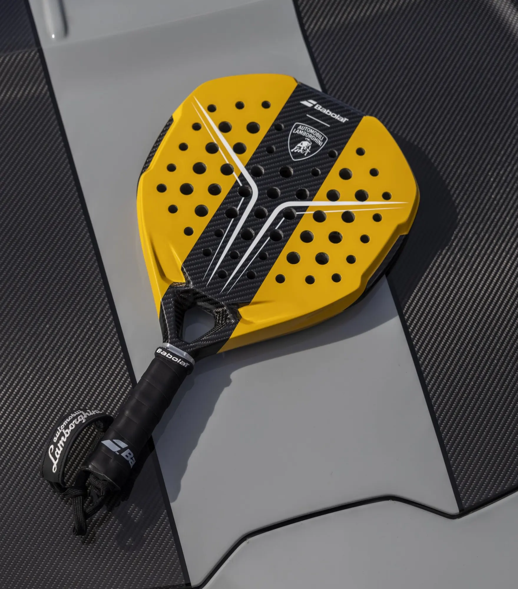 Automobili Lamborghini e Babolat una partnership per produrre racchette da padel