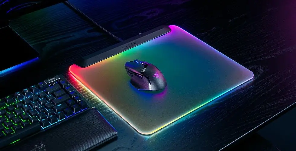 Razer Firefly V2 Pro: ecco il tappetino retroilluminato a LED