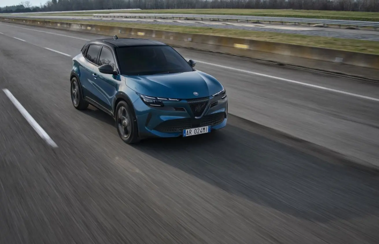 Alfa Romeo: debutta su Junior l’innovativa tecnologia Q4