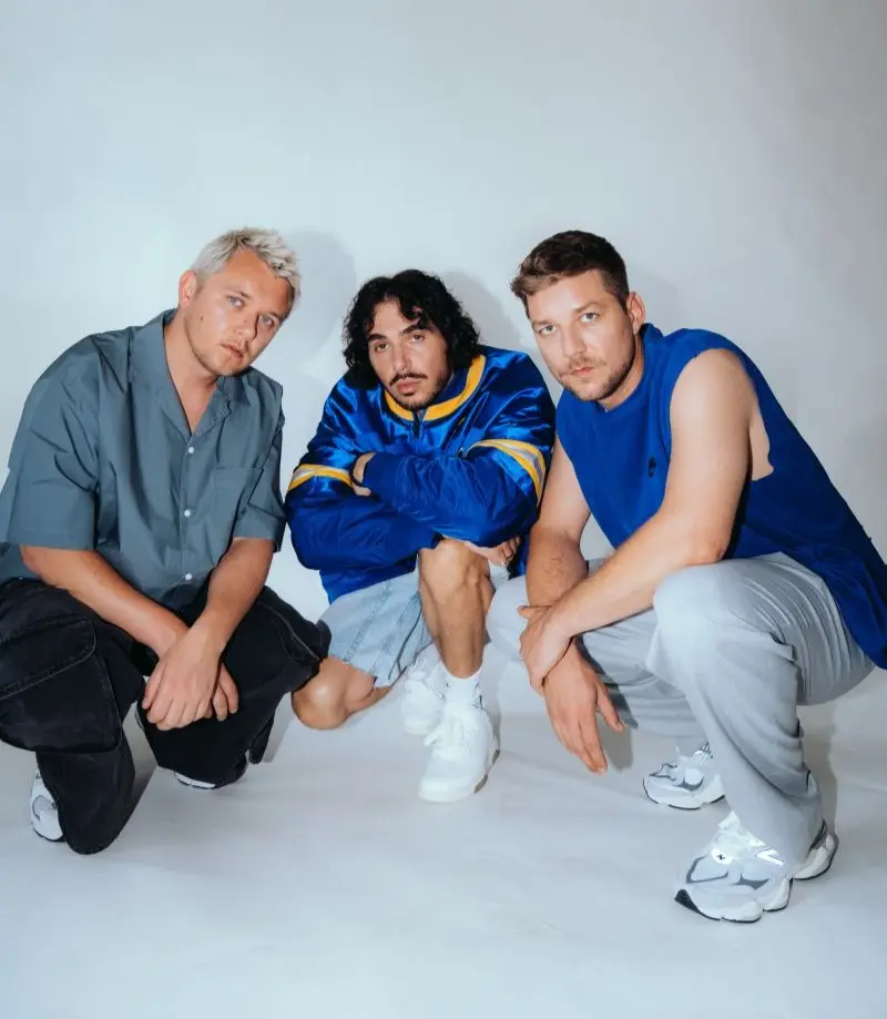 Il trio CLOCKCLOCK fa ballare l'europa con il nuovo singolo "Love U Again"