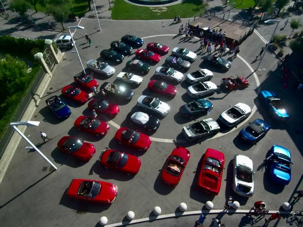 Mazda: la passione MX-5 incontra la solidarietà