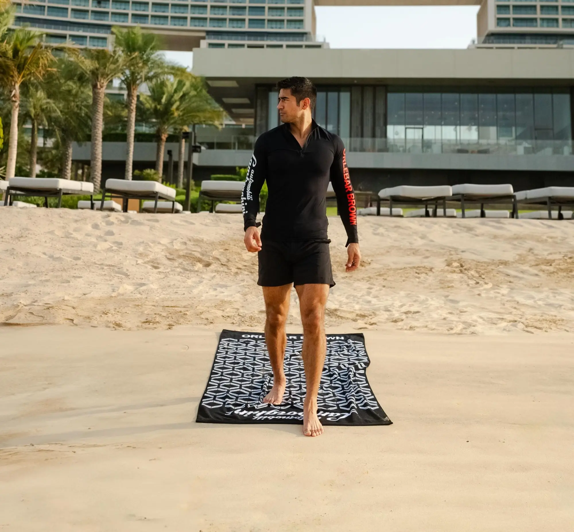 Automobili Lamborghini e Orlebar Brown:  una collezione esclusiva di abbigliamento per il mare