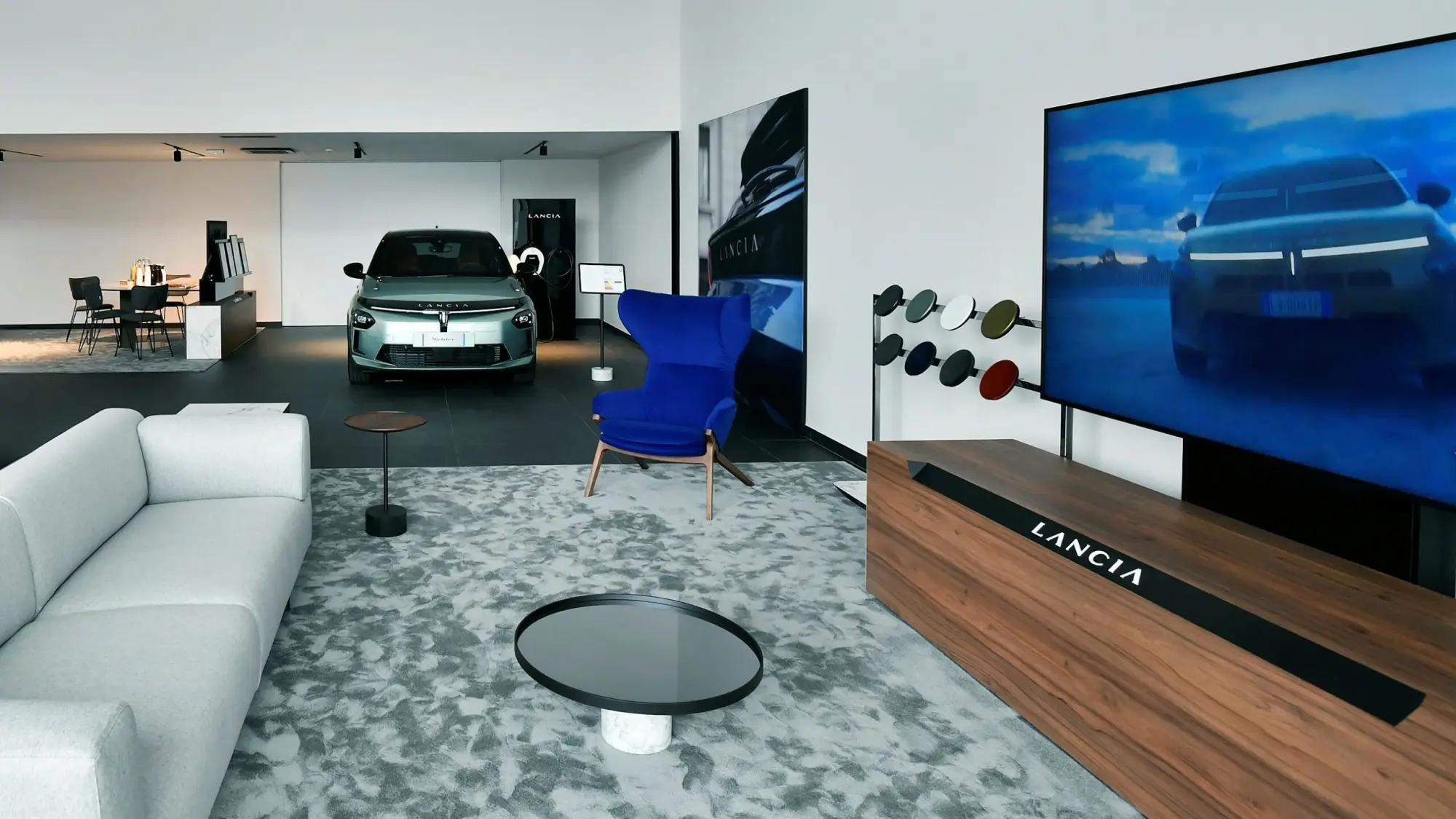 Lancia apre il primo showroom a Parigi e Barcellona