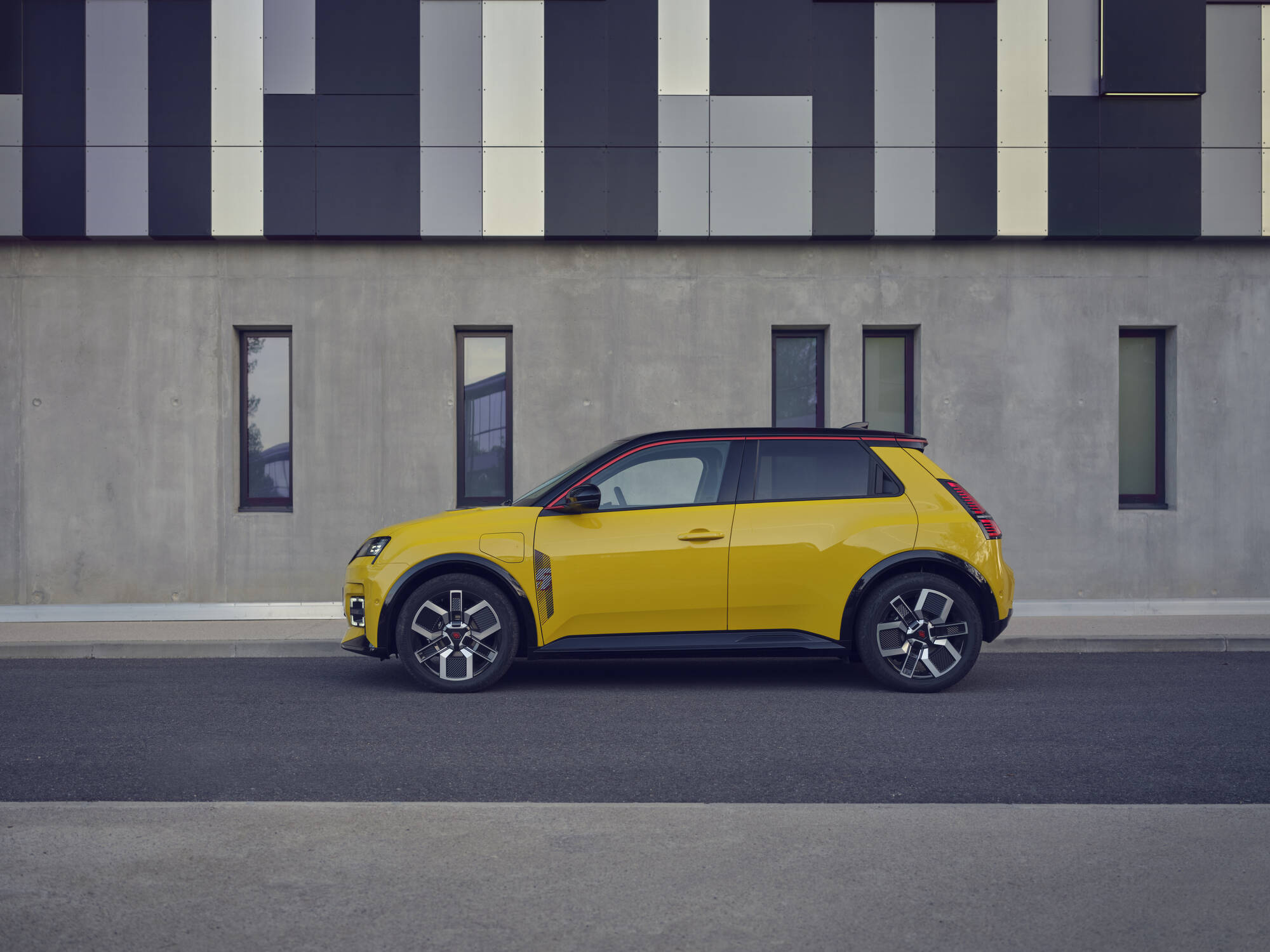 Nuova Renault 5 E-Tech Electric: efficienza e autonomia a partire da 24.950 euro