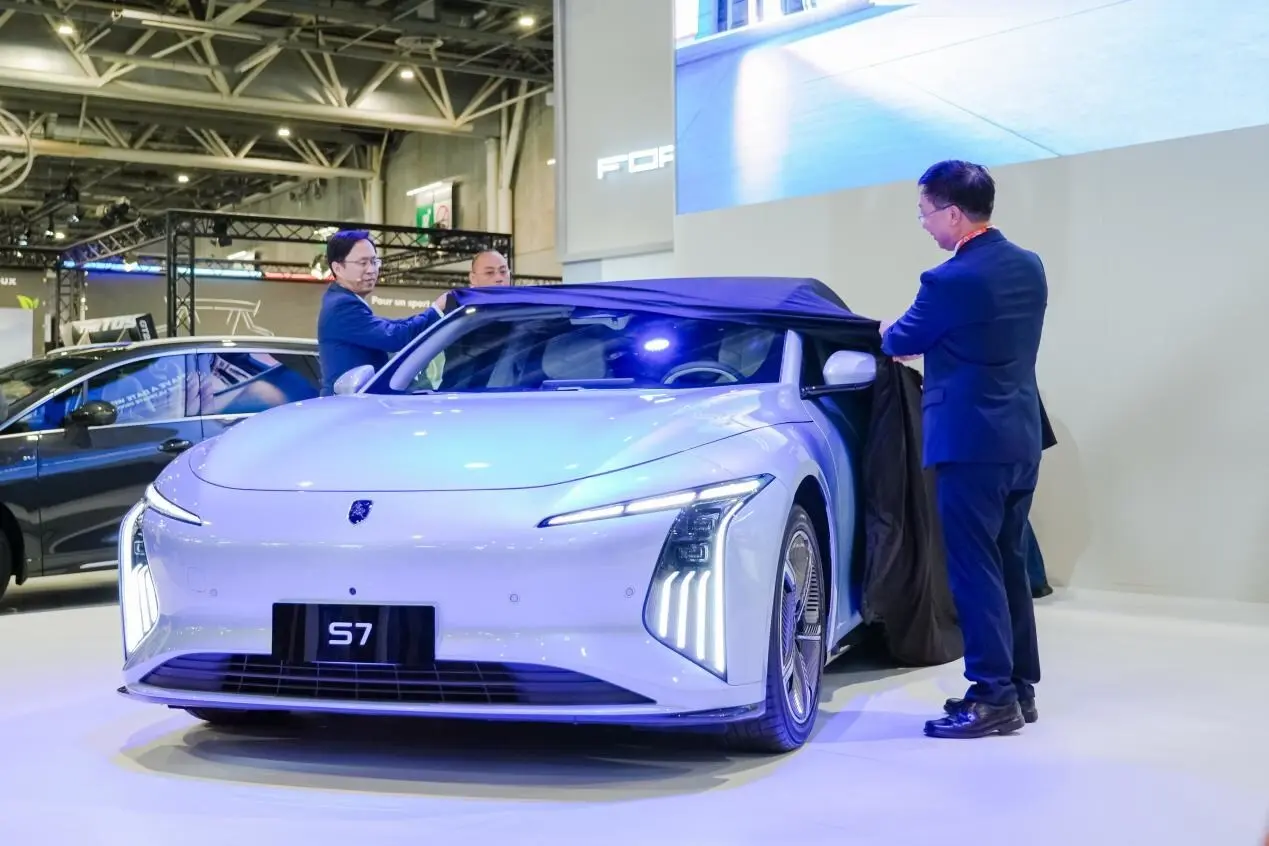 Forthing presenta la nuova berlina elettrica S7 al Salone di Parigi