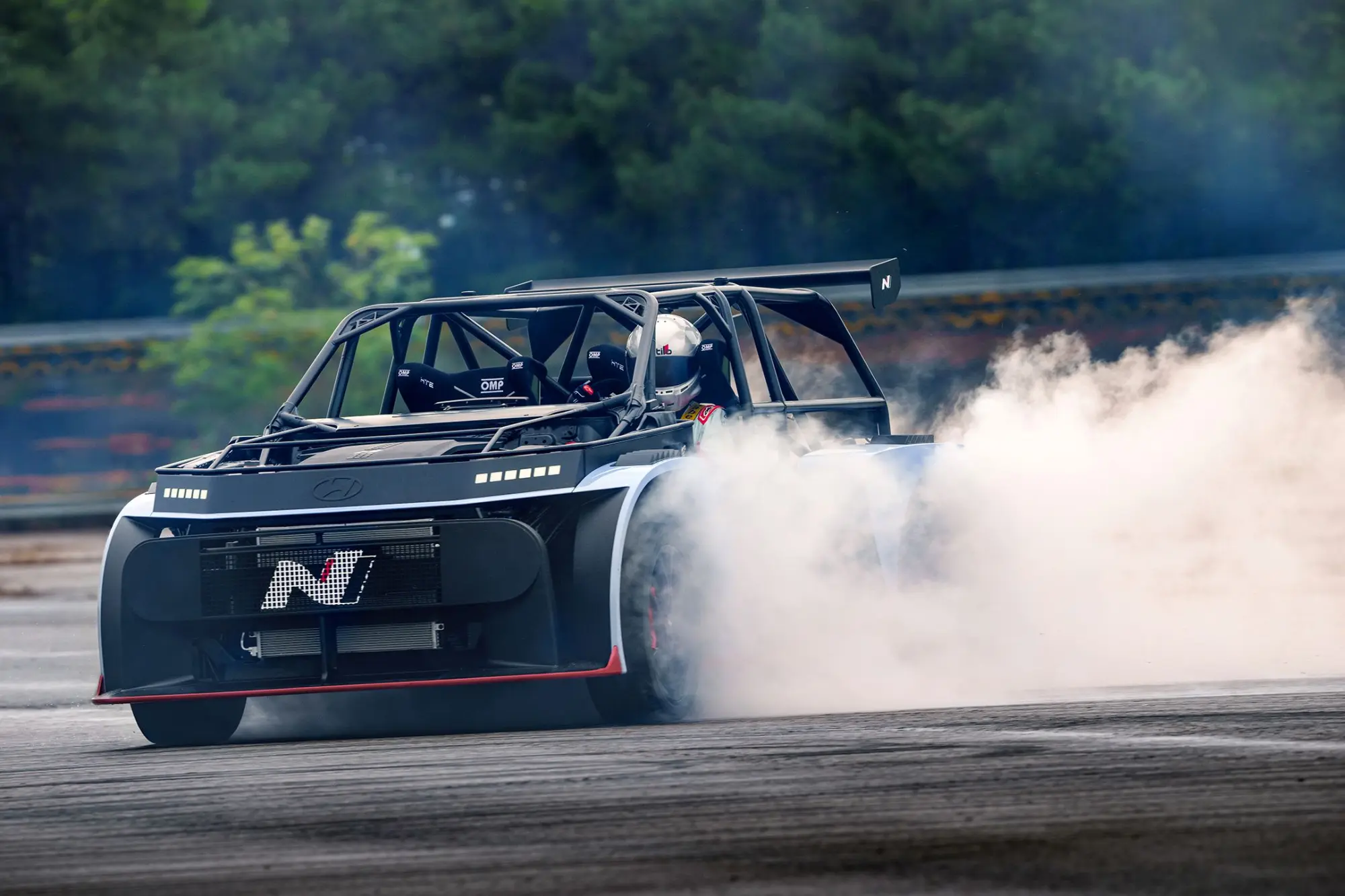 Hyundai svela RN24: il “Rolling Lab” del futuro per veicoli elettrici ad alte prestazioni