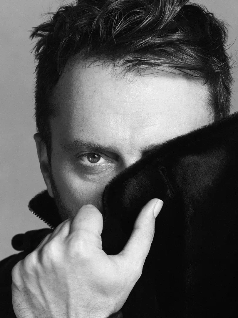 CESARE CREMONINI: da oggi in tutte le radio il nuovo singolo "RAGAZZE FACILI"