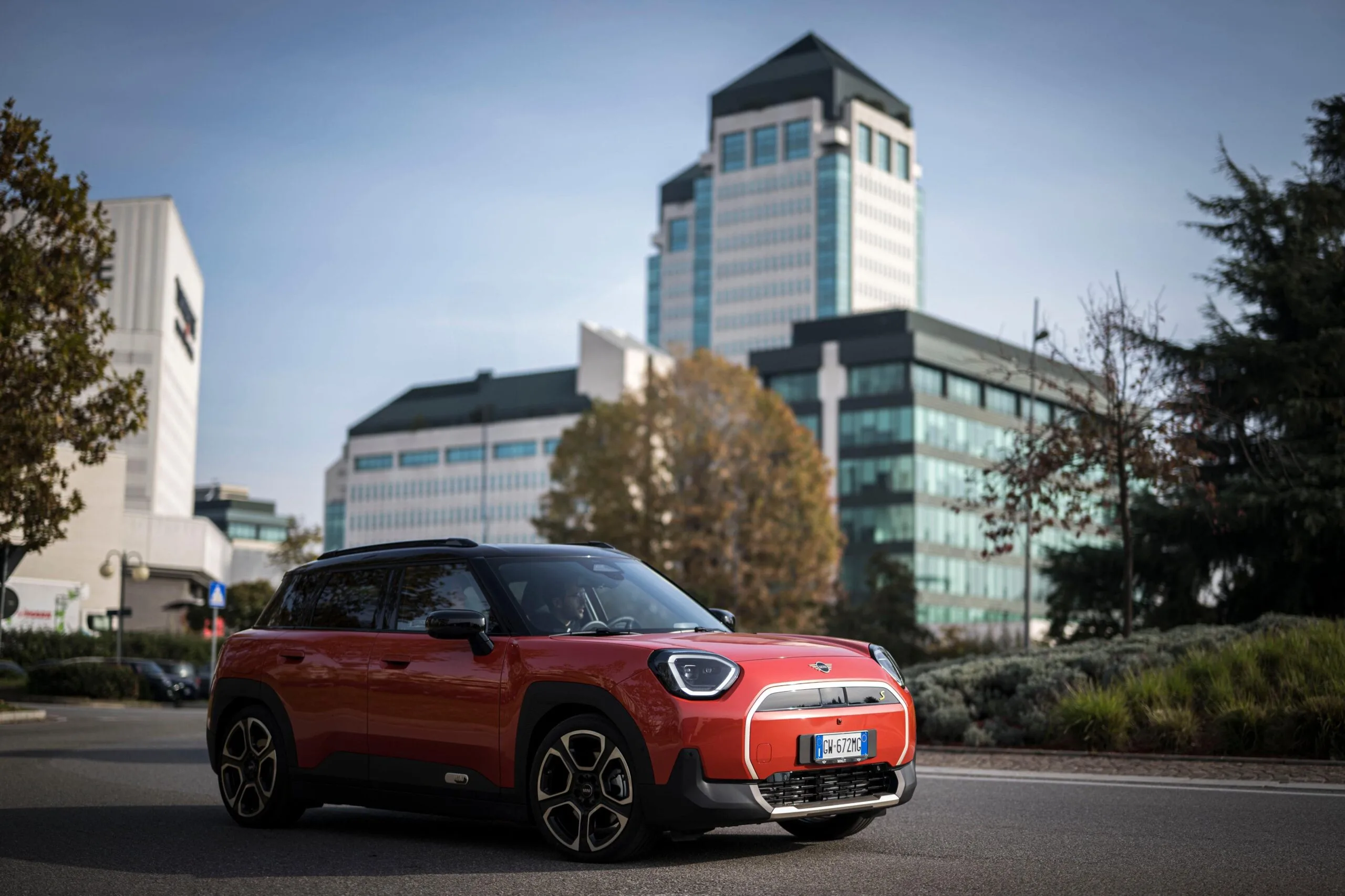 MINI Aceman: il crossover elettrico che ridefinisce spazio e stile