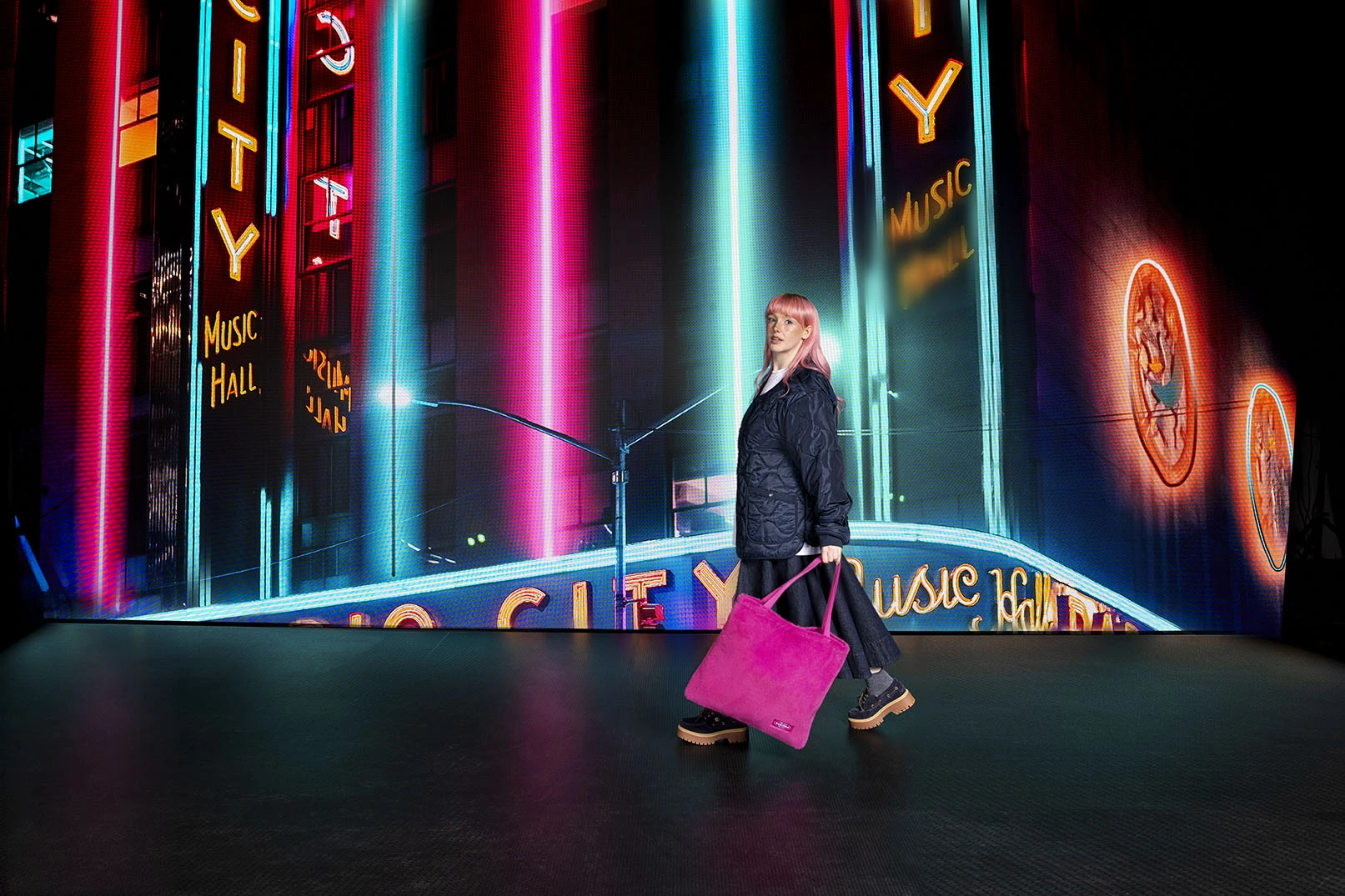 Eastpak: una nuova collezione brillante e piena di stile