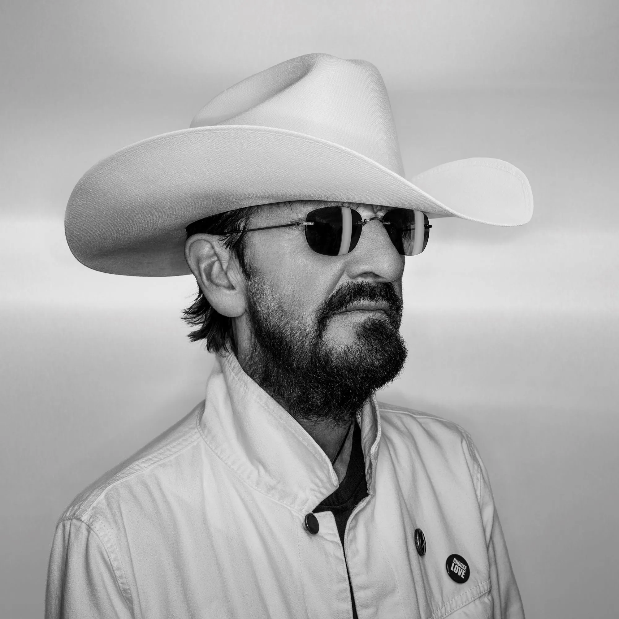 Ringo Starr annuncia “Long Long Road”: nuovo album con T Bone Burnett in uscita nel 2026